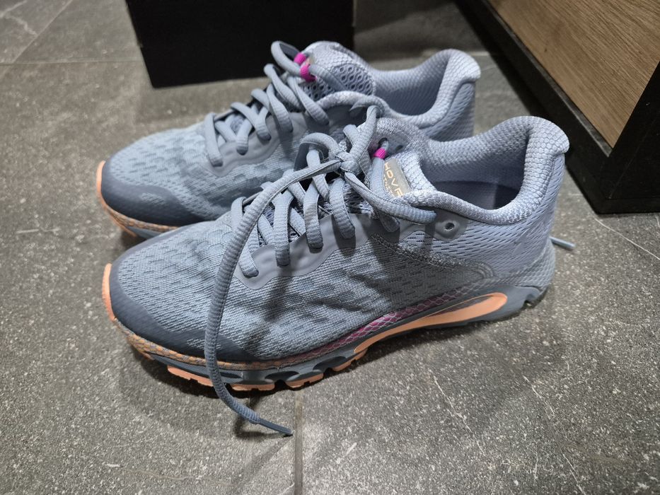 Маратонки underarmour hovr infinite, 35.5 номер