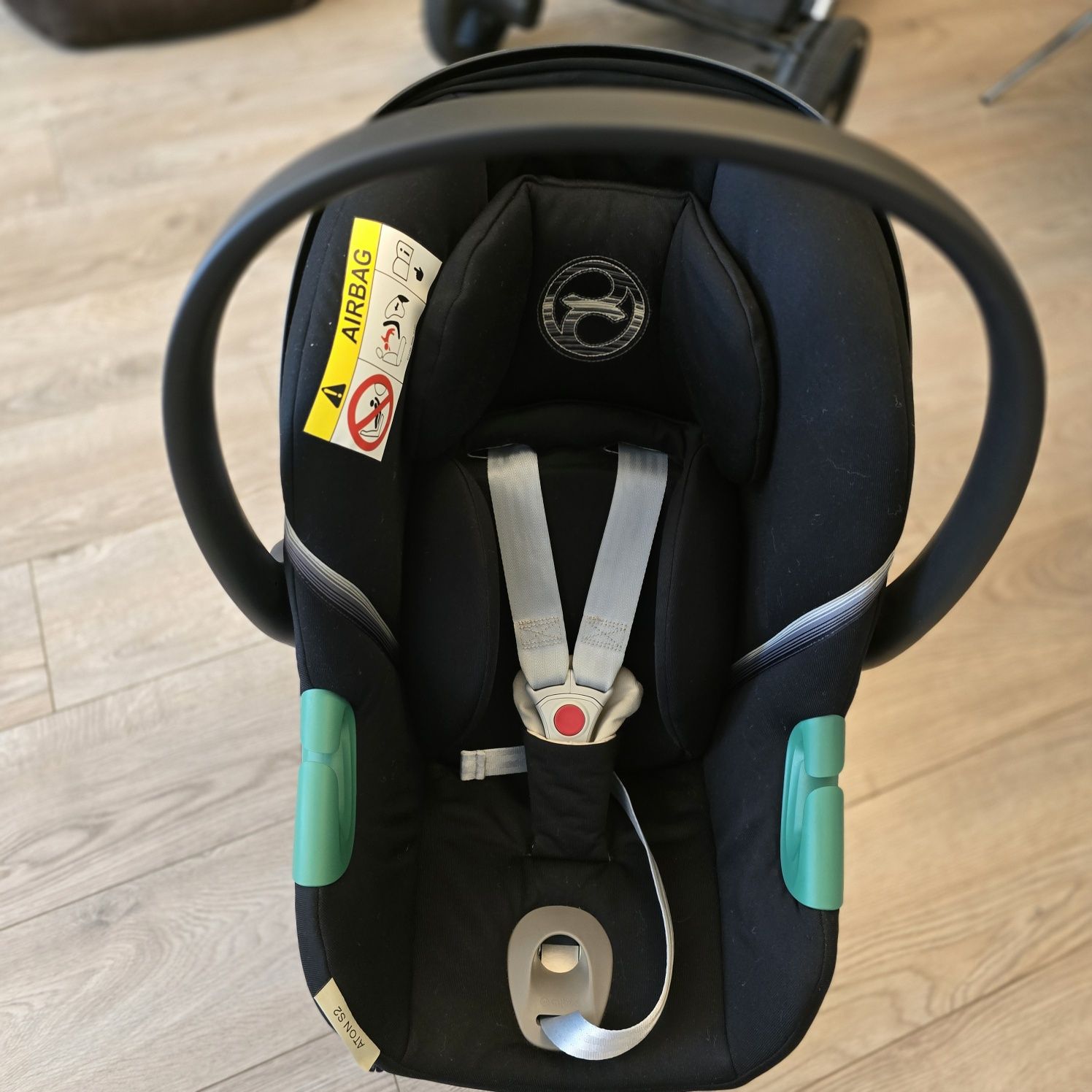 Продавам кош/столче за кола Cybex Aton S2