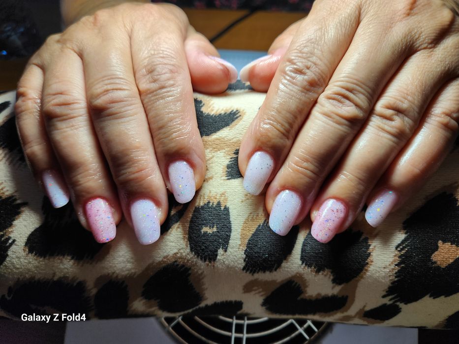 Unghiute cu gel si semi