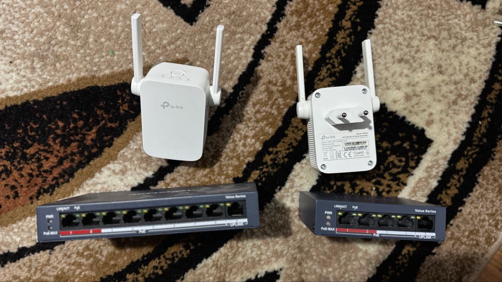 Repeatere, switchuri