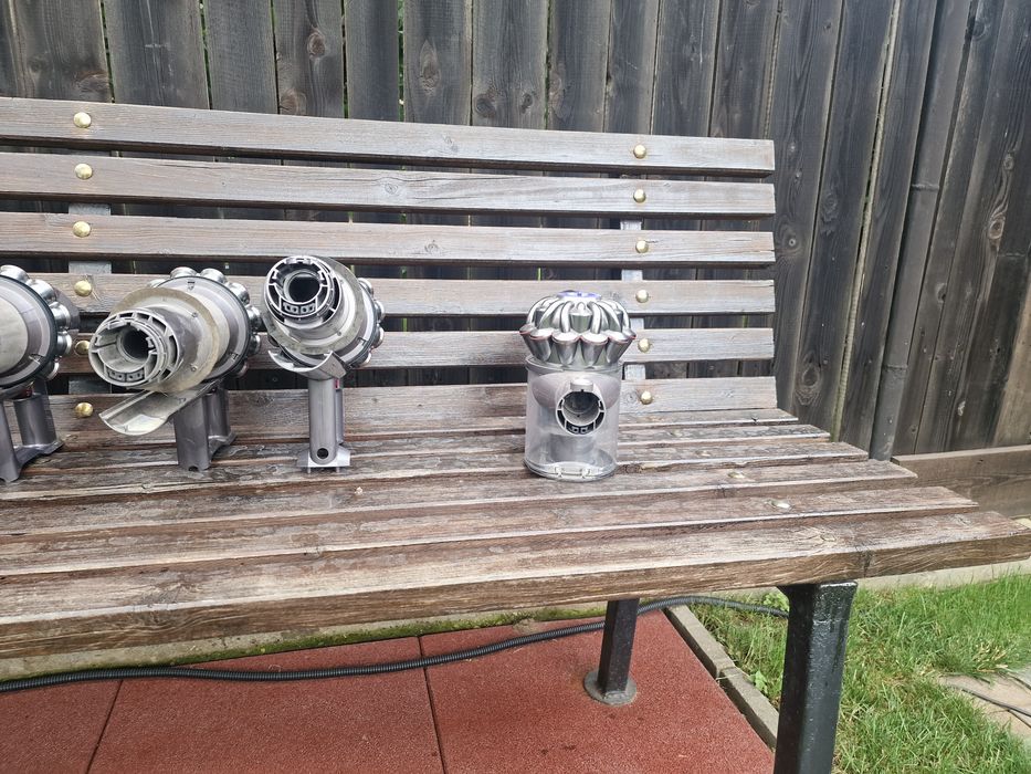 Aspirator vertical Dyson v11 si v15