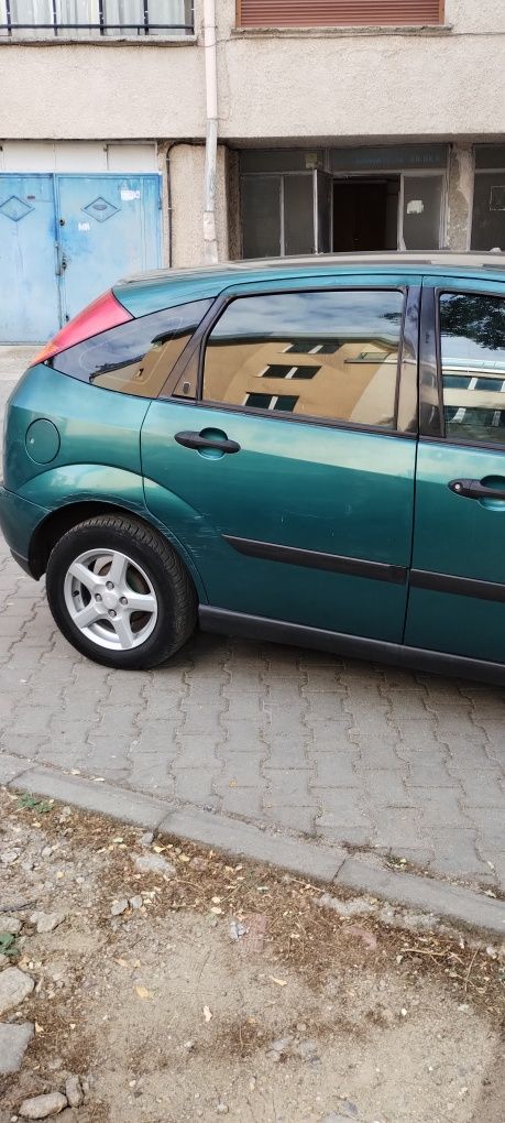 Продавам Форд фокус мк1