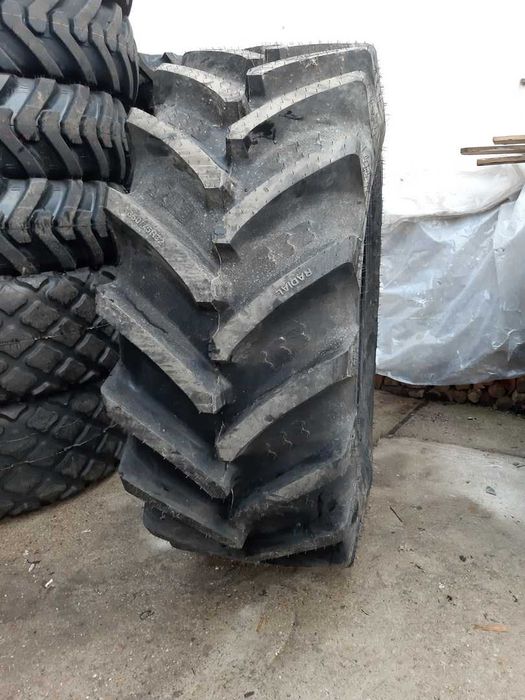 Anvelope noi 650/75R32 radiale marca BKT pentru combina John Deere