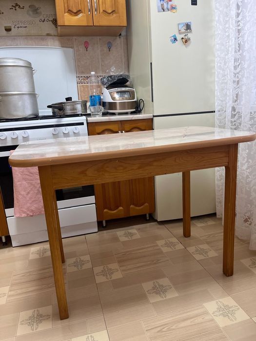 Стол кухонный прочный