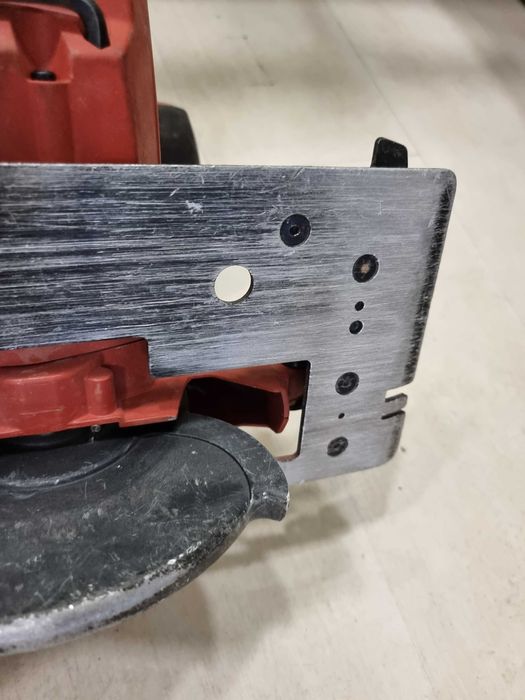 Акумулаторен ръчен циркуляр HiLTi