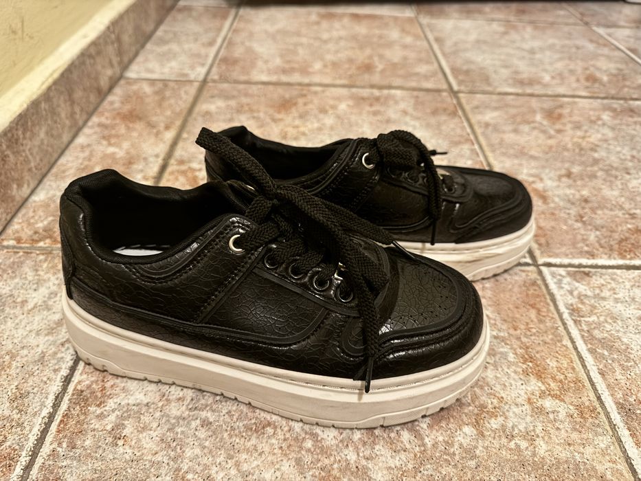 Дамски черни обувки