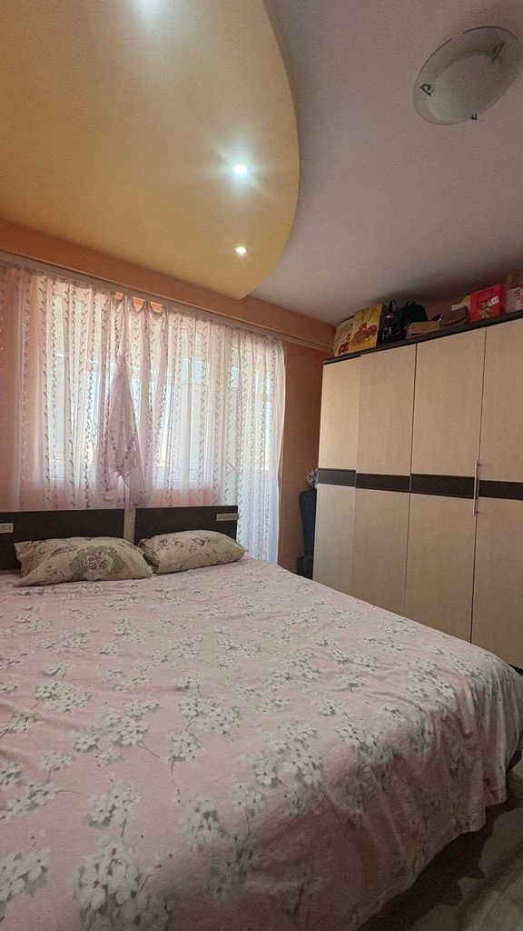 Дава се под наем Двустаен апартамент в Разград, Орел - 78 кв.м за 255 € - Снимка #2