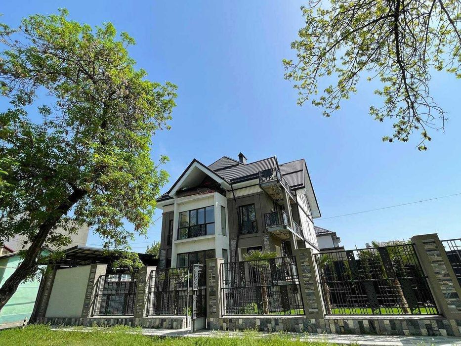 Сдам в аренду отдельно стоящее здание под офис (Метро, Луначарский)