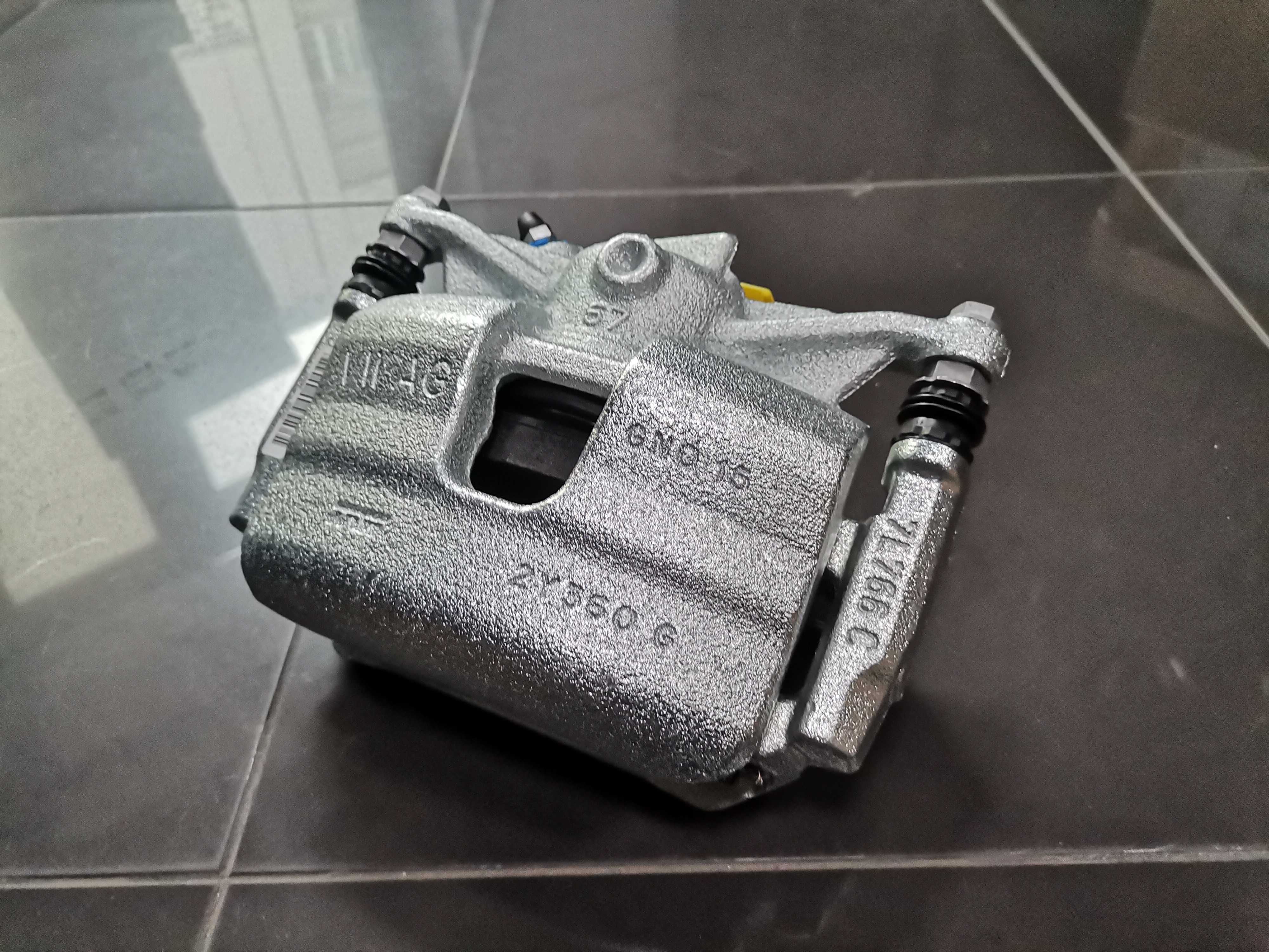 Нов Преден Десн Спирачен Апарат Audi A3 Golf 8 5W6BF 5WA615106BF