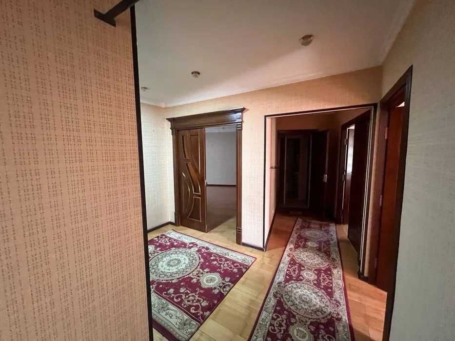 Продаётся 5ти комнатная квартира - Ахмад Югнаки - 105 м2