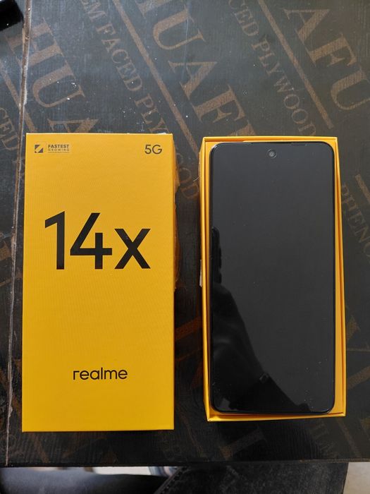 Продавам RealMe 14х
