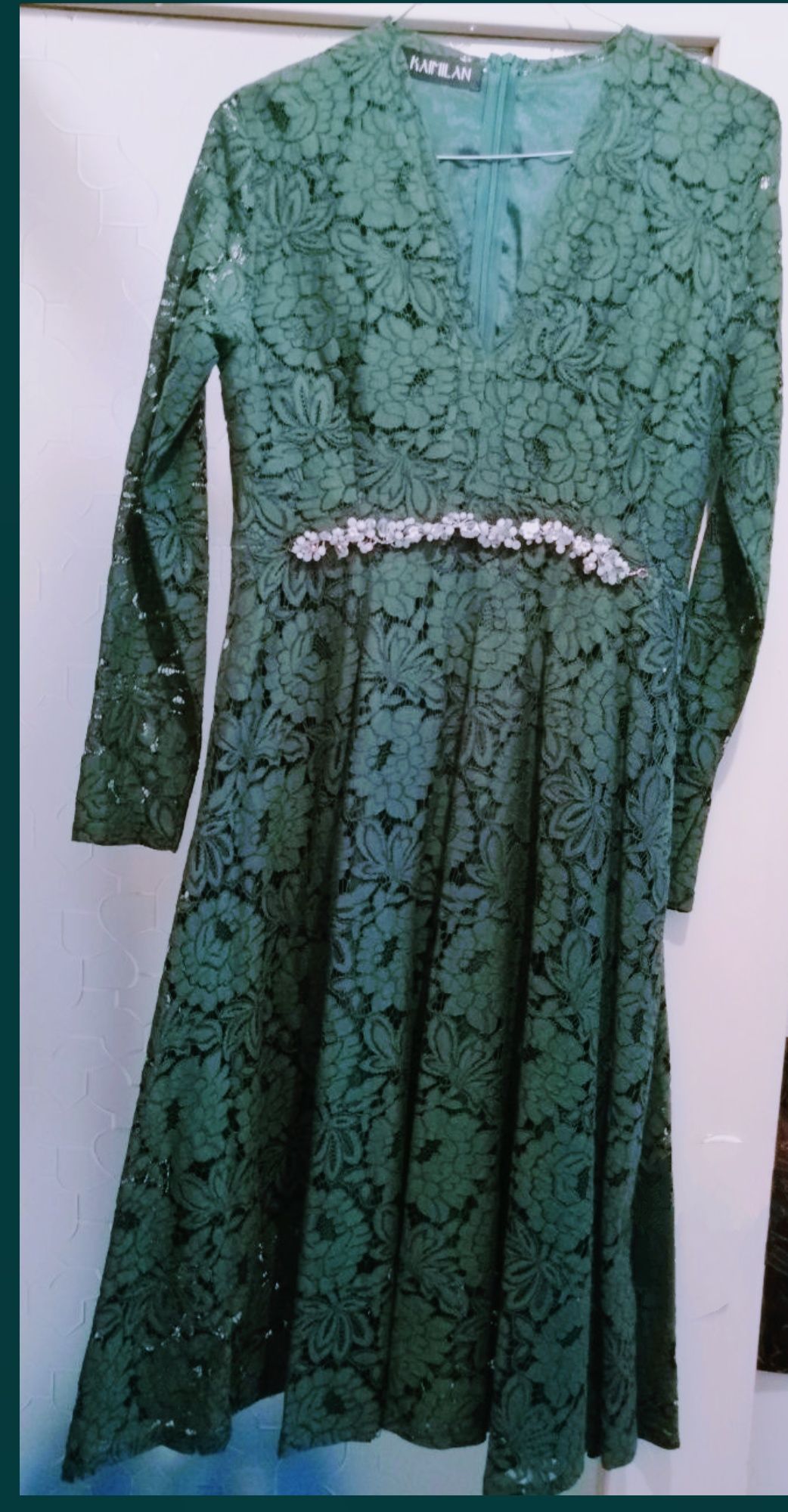 Vand rochie dantela verde de ocazie
