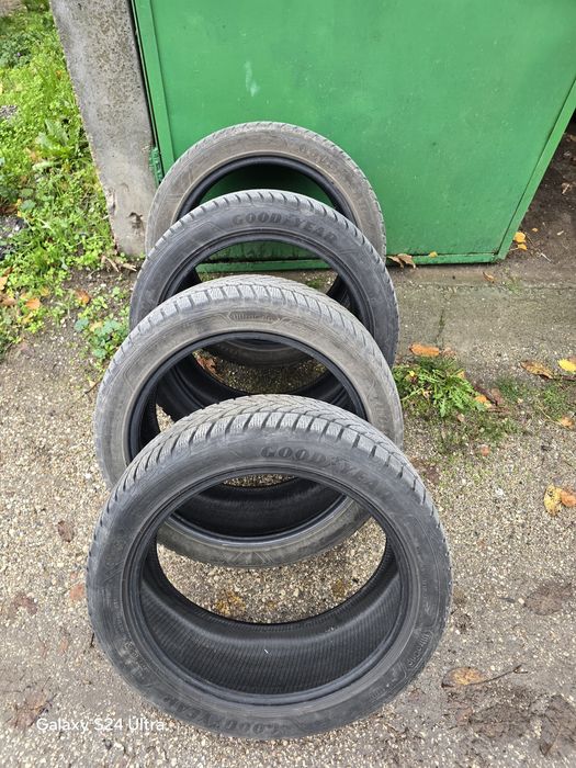 Зимни Гуми goodyear 235/45/18