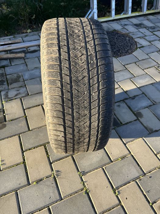 Vand cauciucuri de iarna runflat.