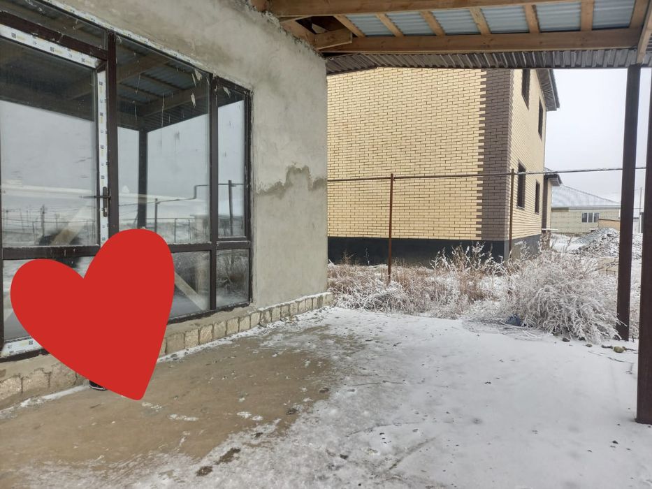 Продам дом в 22квартале респу 1077черновом договорная