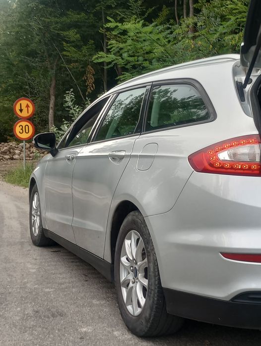 Vând Ford Mondeo Mk5