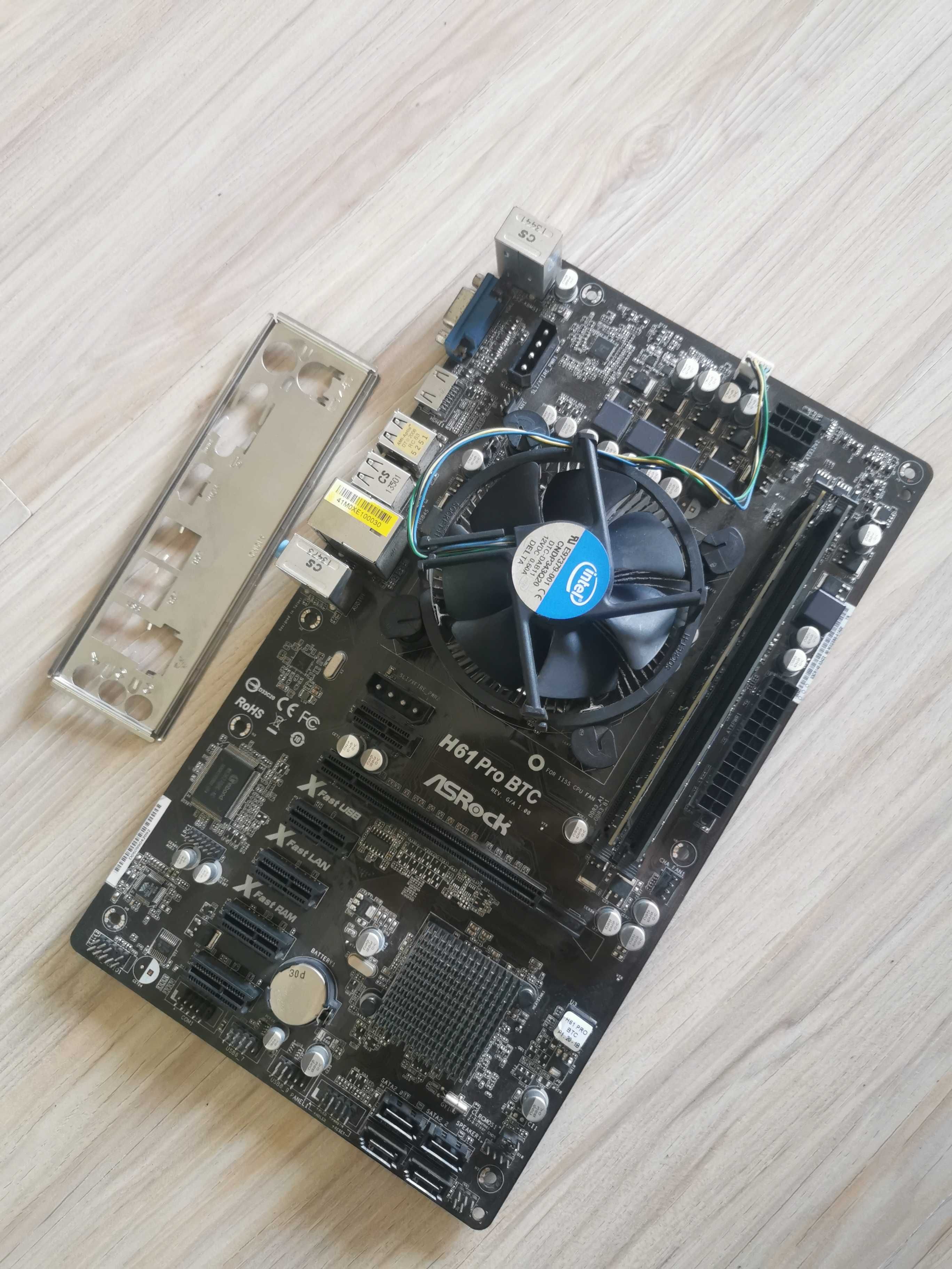 Дъно AsRock H61 Pro BTC LGA1155 / Intel Celeron / RAM DDR3 2x4GB