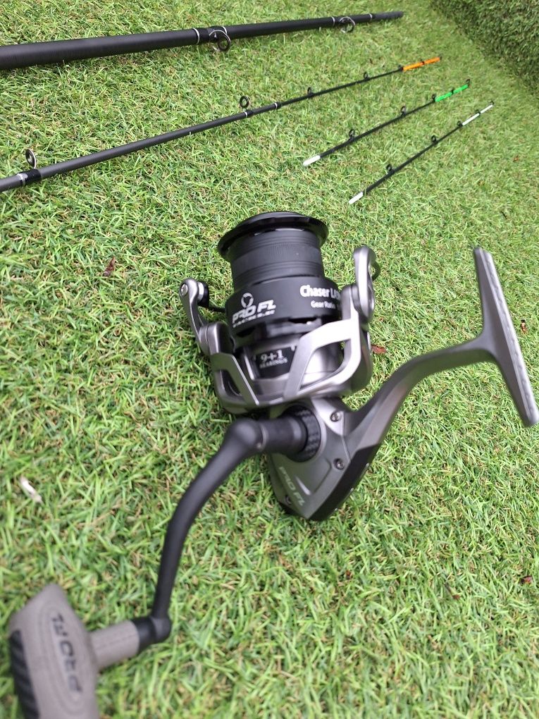 Set 2 lansete Pro FL Royal Feeder 3.9m  plus 2 New Pro Fl LA 5000