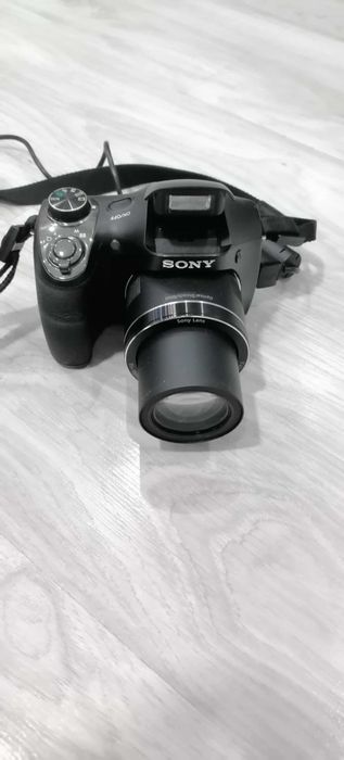 фотоапарат SONY DSX H300 перфектен за любители,начинаещи