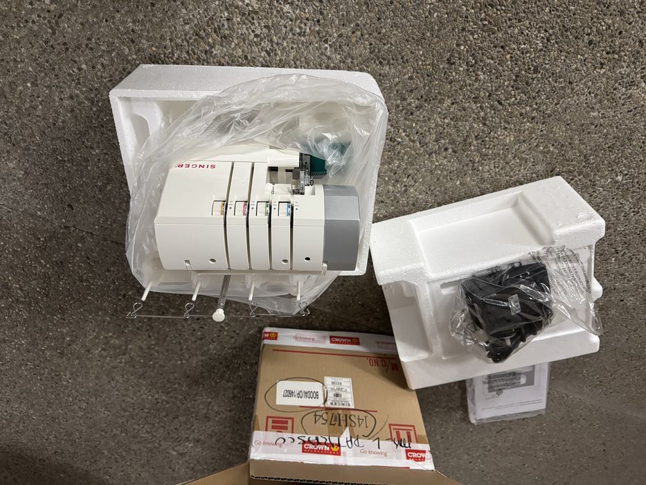 Masina surfilat Singer 14SH754