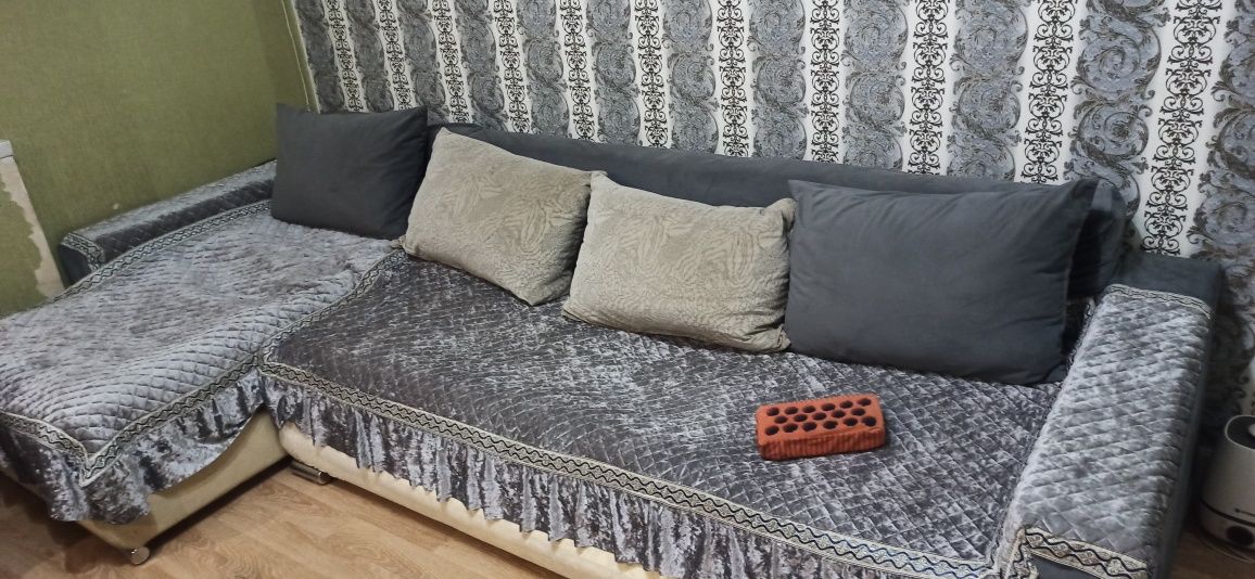 Продам диван 3 метра