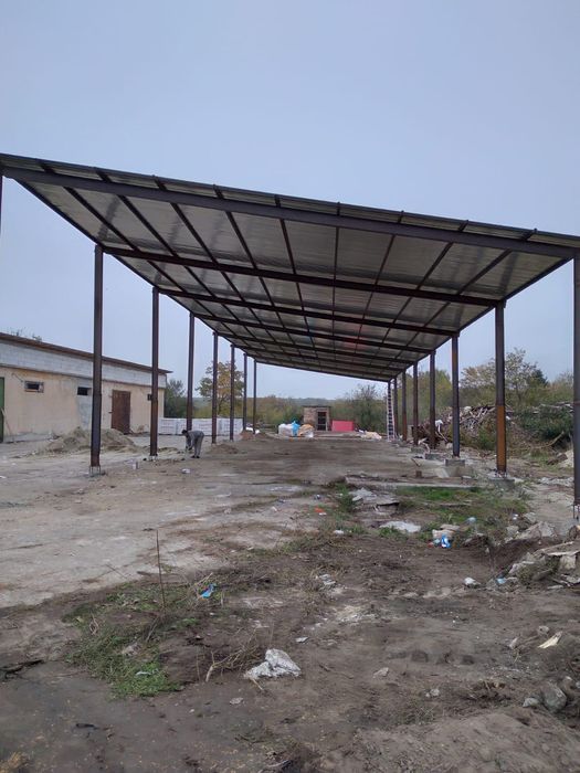 Vând hala metalică 9x8x4