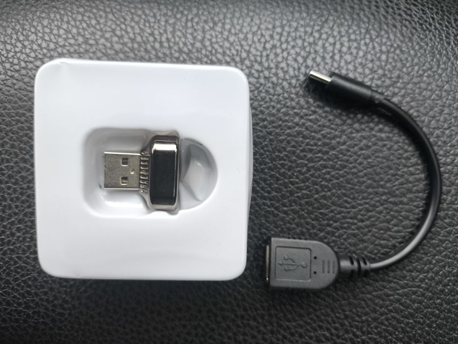 Adaptor USB Carplay/Android auto nou