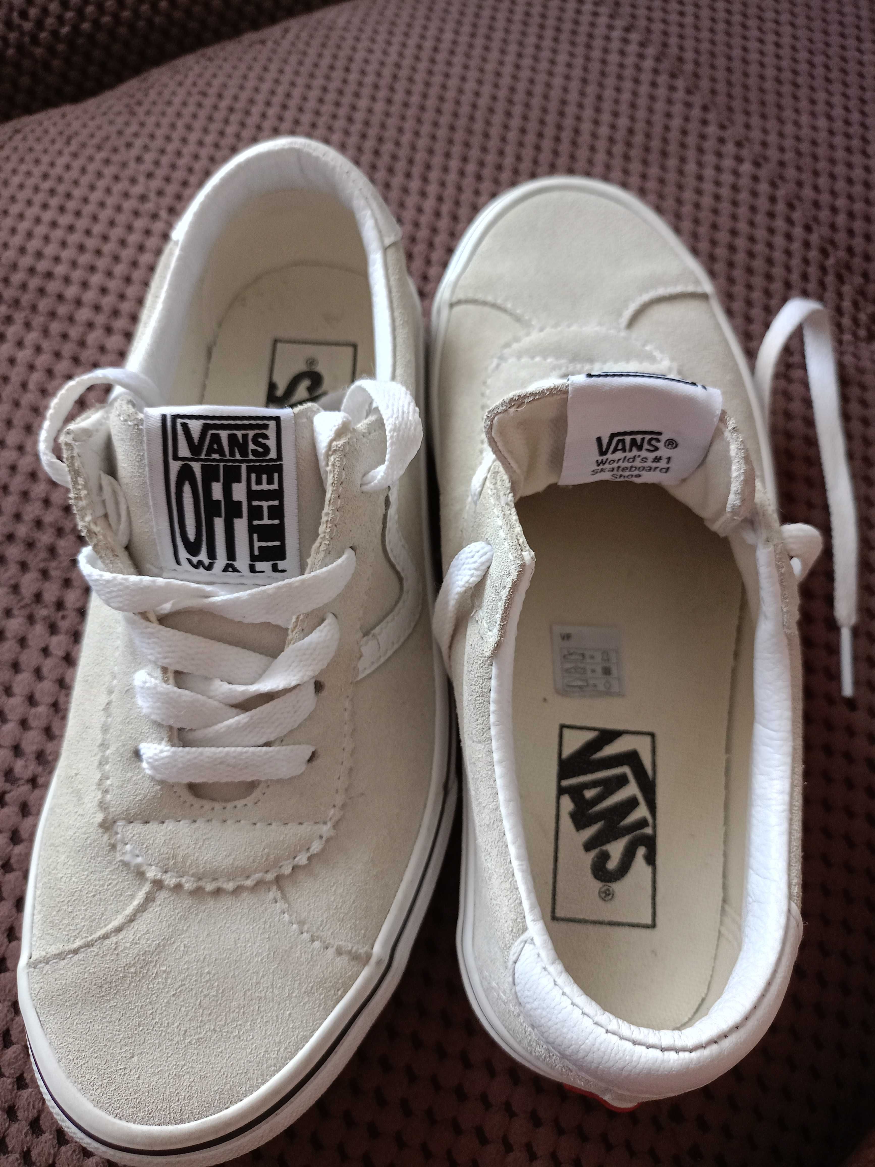 Дамски кецове Vans