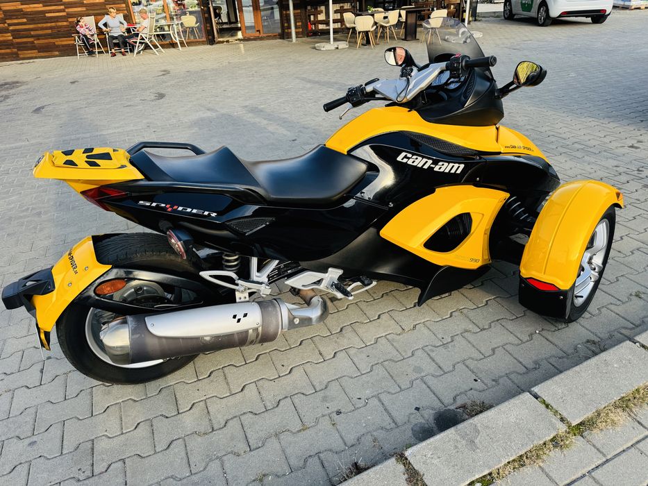 Can am spyder  bombardier 2009