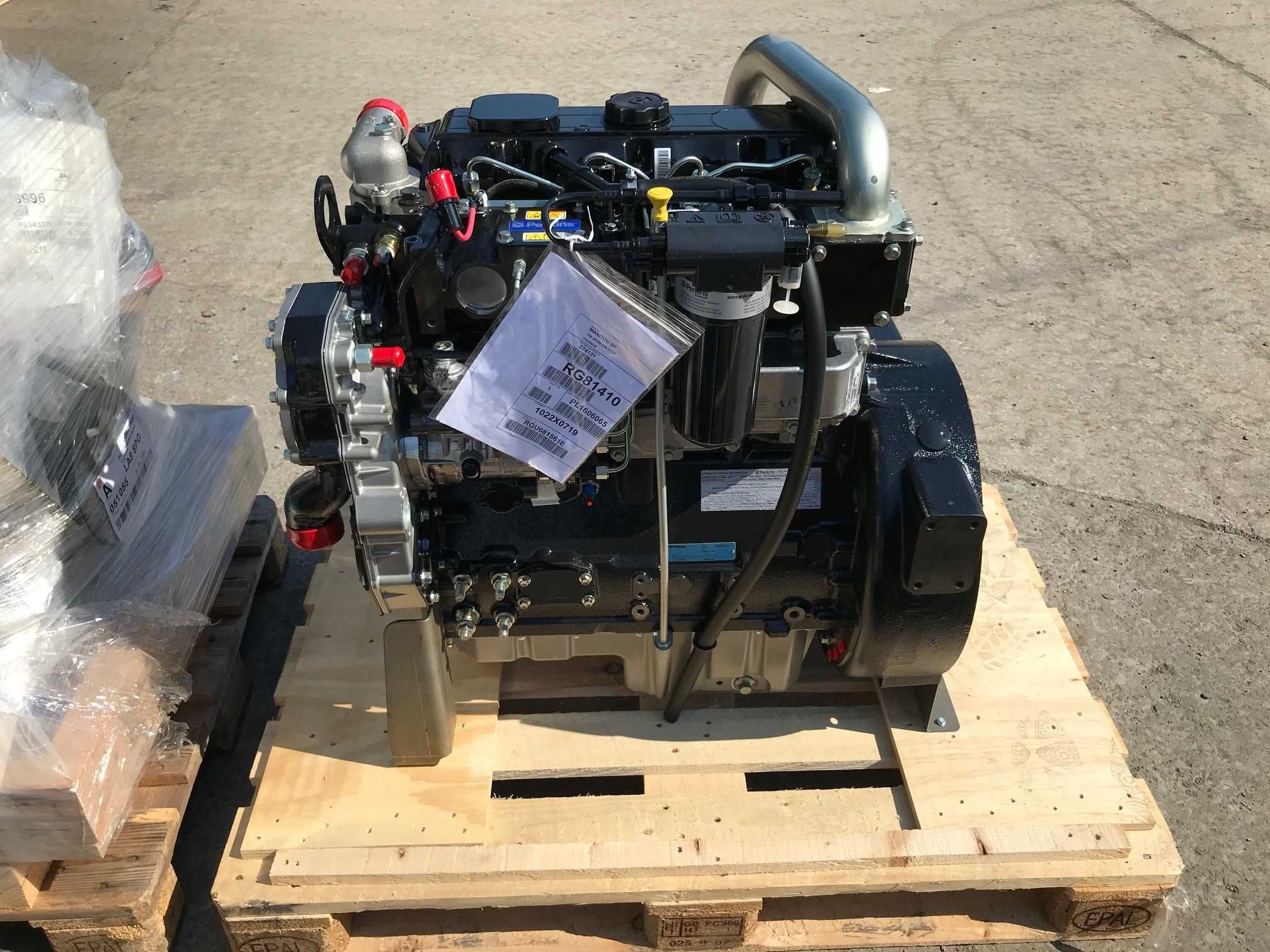 Perkins 1104C-44T motor nou, complet cu atașamente