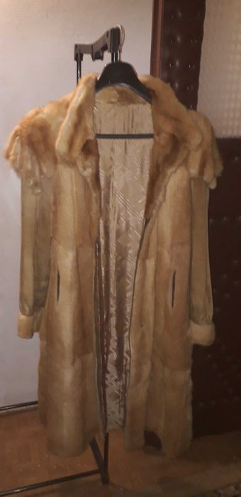 Много маркови палта боти ботуши.Разпродажба на магазин.