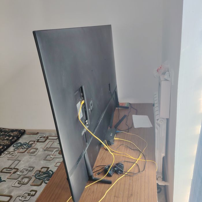 Самсунг 65талик идеал холатда хатто брониплёнкаси олинмаган экрандан