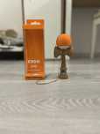 Kendama krom pop pe portocaliu