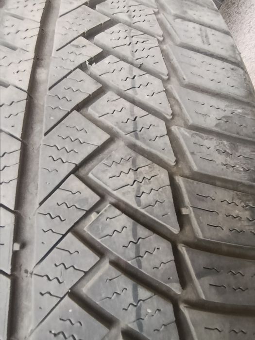 Продавадавам 2бр. гуми