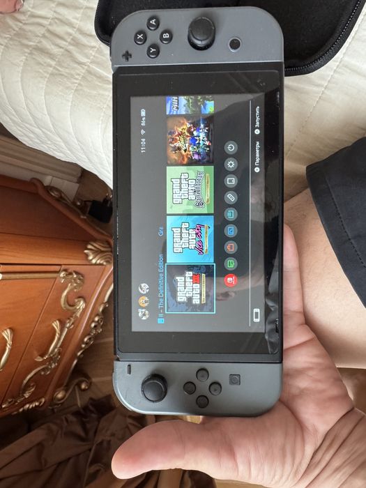 Nuntendo switch, очень крутой гатджет! Поддерживает все игры 20 летия)