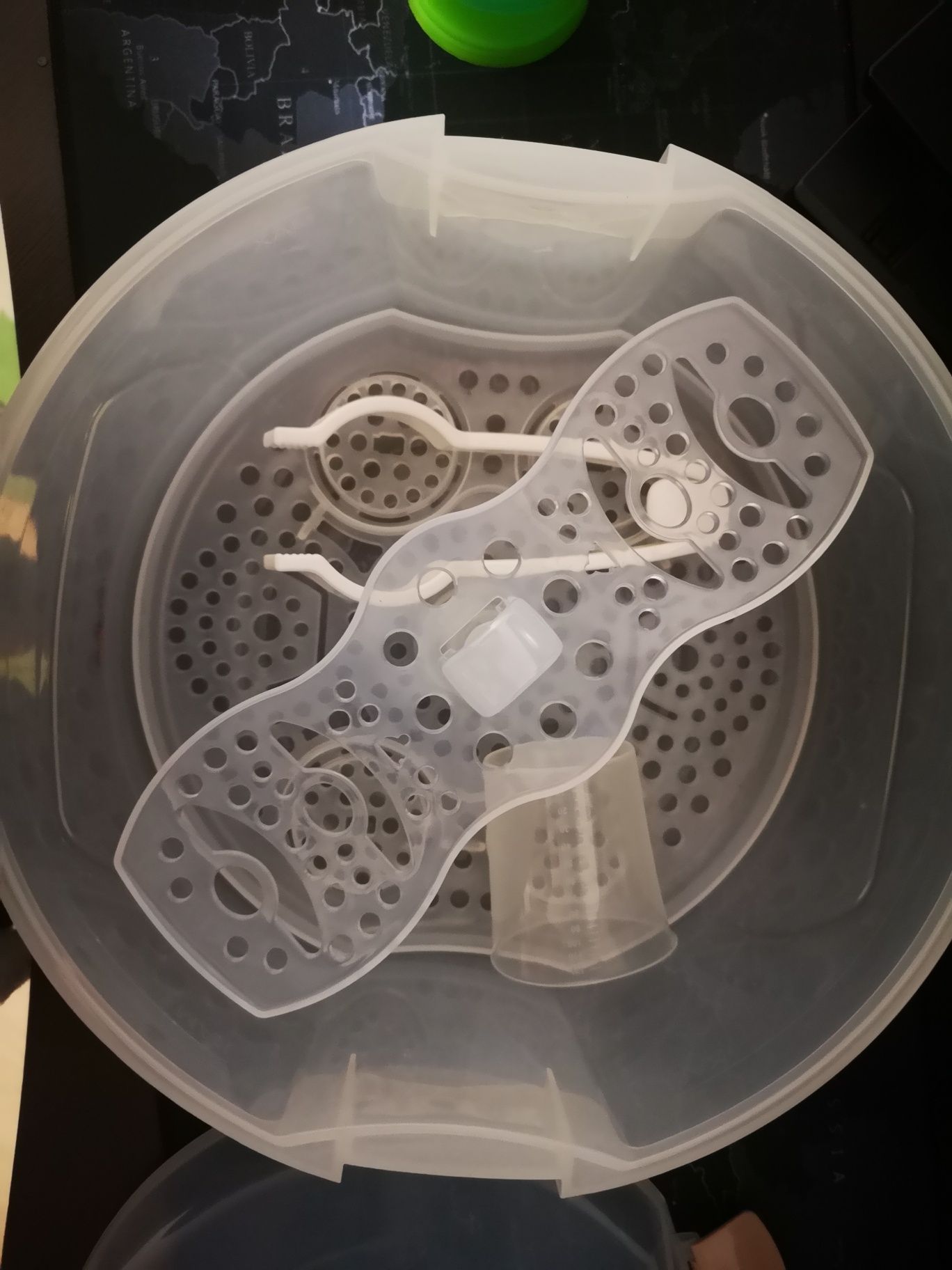 Sterilizator biberoane la cuptorul cu microunde