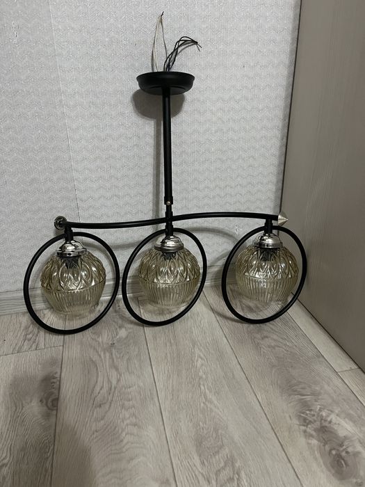 Люстра, светильник, продам