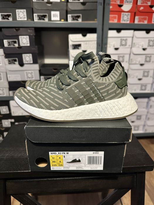 Adidas NMD R2 Boost