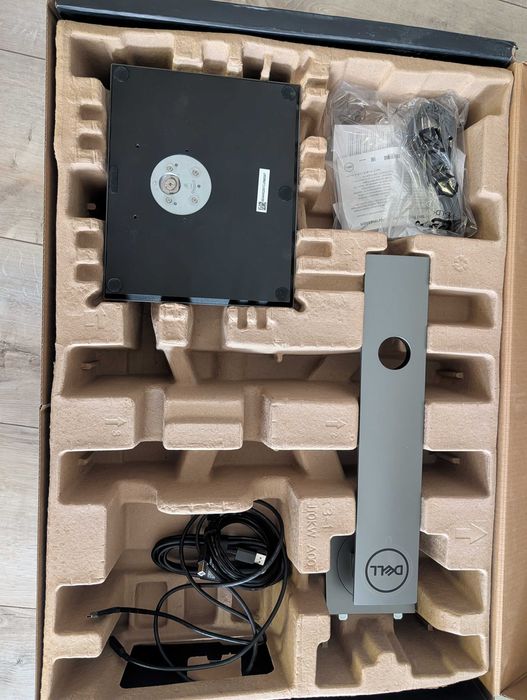 Monitor LED IPS Dell 31.5", 4K UHD,  U3219Q