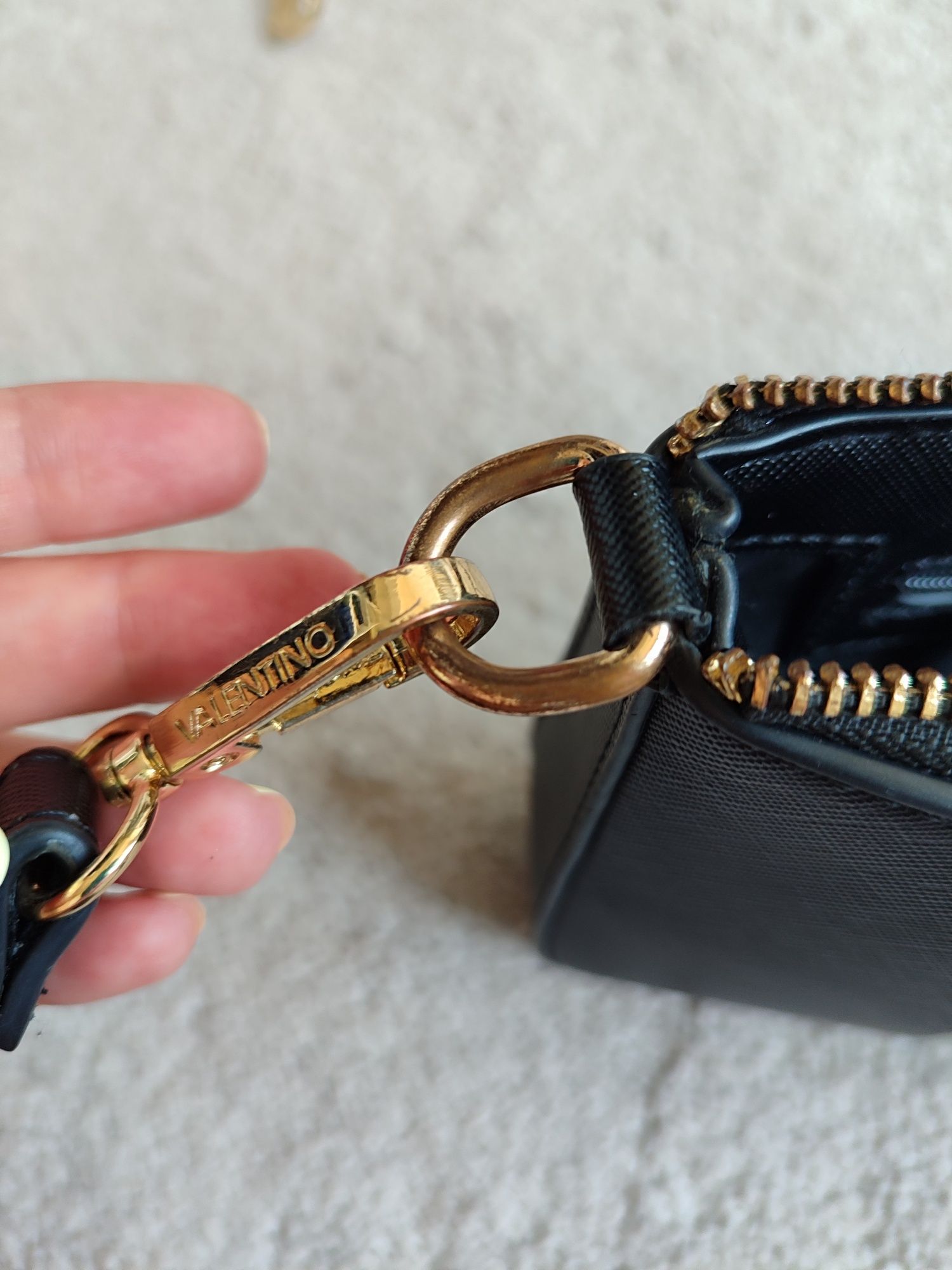 оригинална чанта Valentino