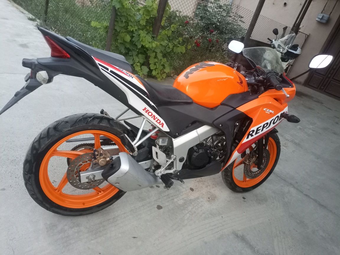 HONDA CBR 125 R 2015г