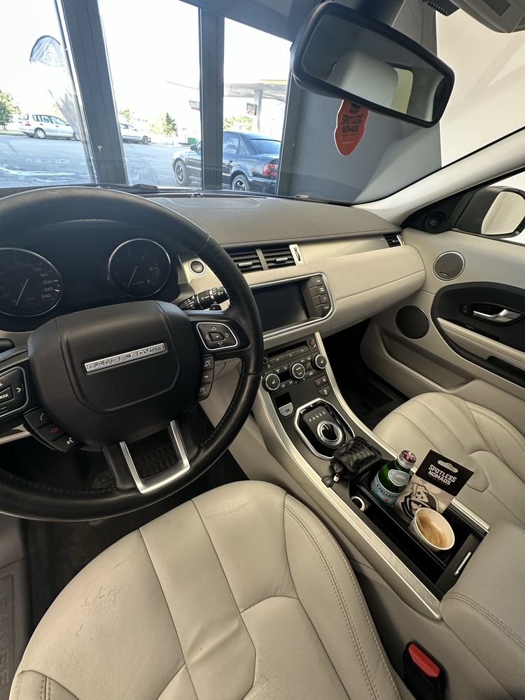 Еднорог Land Rover Evoque 2.2 2015
