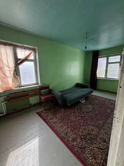 Срочно продается 2 х ком 2 этаж панельный дом