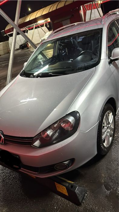 Vand sau schimb golf 6(cu Suv)