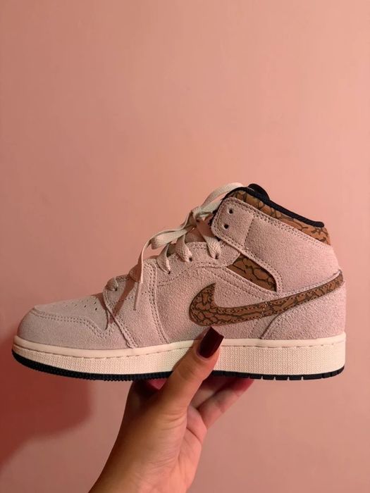 Air Jordan 1 Mid SE Brown Elephant