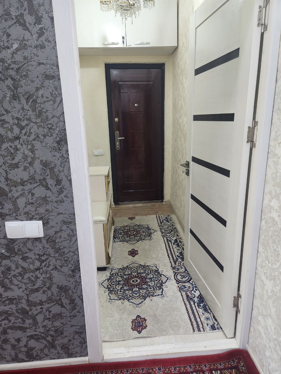 Чиланзар-Ц 2/2/4. Ориентир ресторан Райхон.
Цена 400$+1.