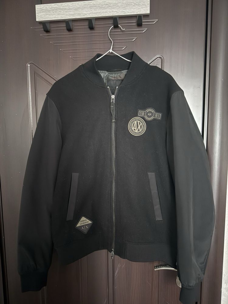 Оригинално яке / бомбер Armani Exchange