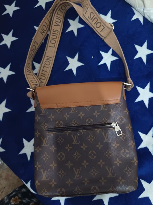 Geantă Louis Vuitton
