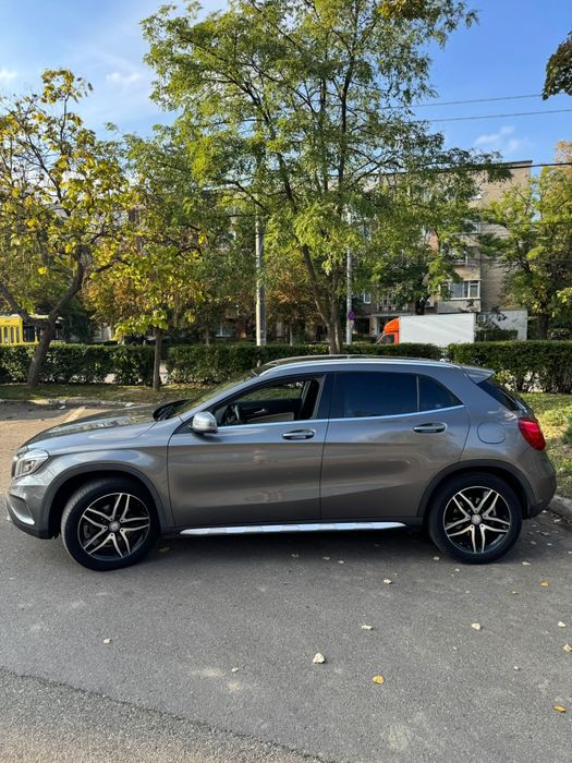 Mercedes Benz GLA200d 2016