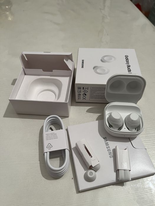 наушники  Galaxy Buds FE